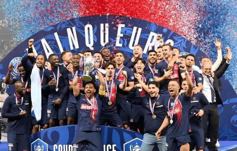 九游体育APP-包含清晨勒沃库森备战法国杯；造点机会细节曝光；媒体盛赞；控场能力受关注的词条